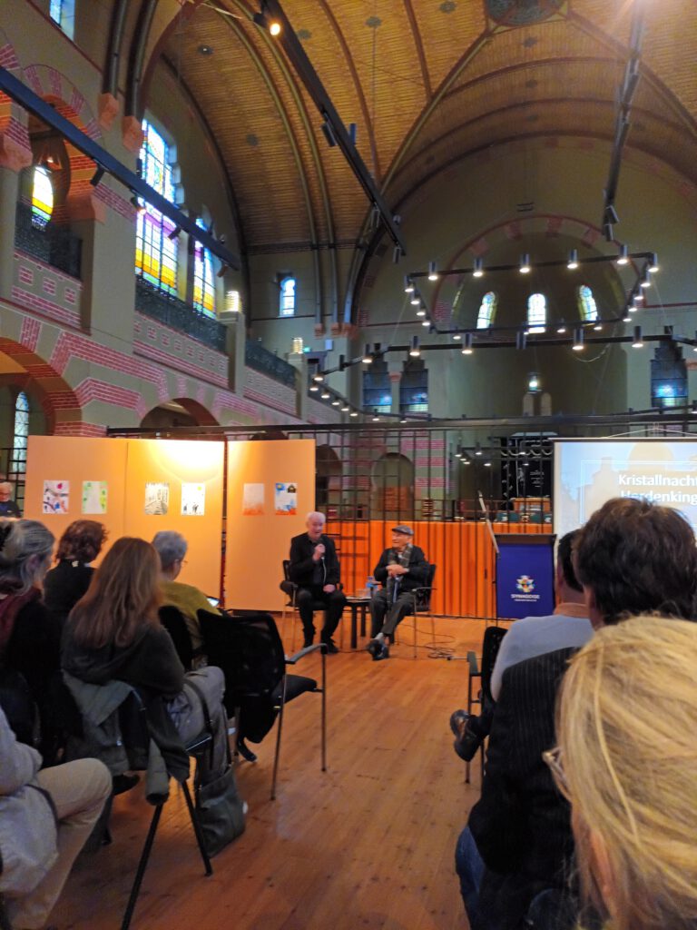 Gedenkveranstaltung in der Synagoge NL-Groningen anlässlich der Kristallnacht. Gast Albrecht Weinberg aus Leer